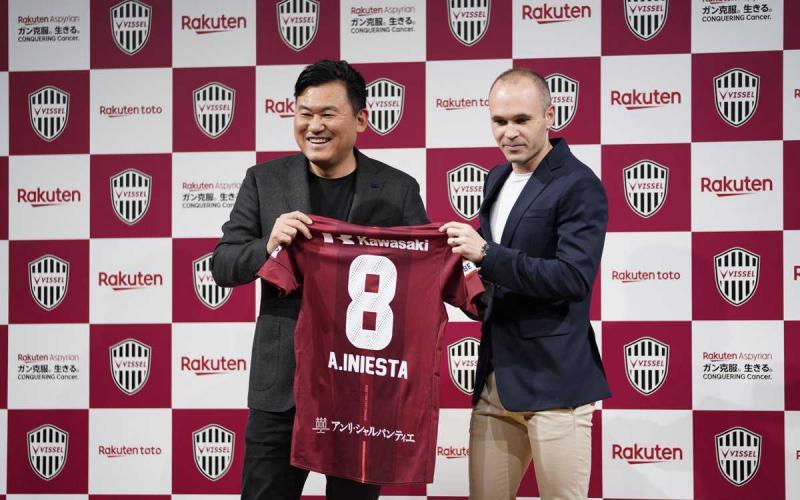 Iniesta presentazione Vissel Kobe Twitter