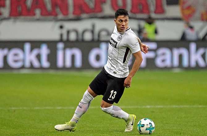 Ufficiale: Eintracht Francoforte, riscattato l’ex Fiorentina Salcedo preview