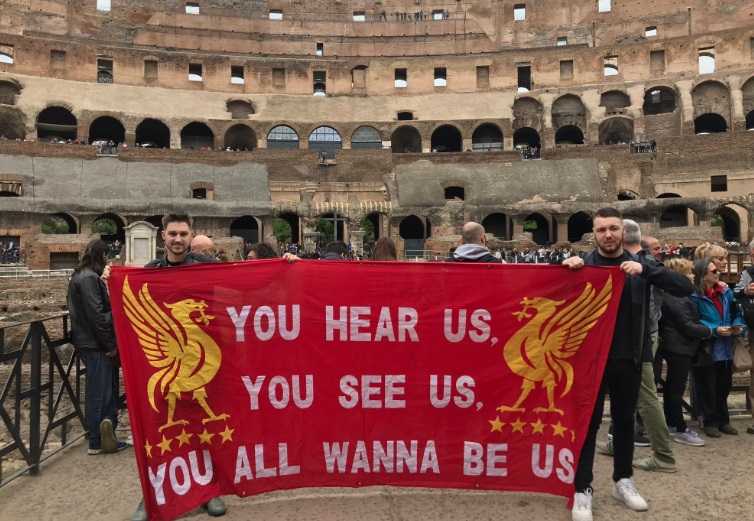 Roma, arrivano i tifosi del Liverpool: clima sereno e foto ricordo preview