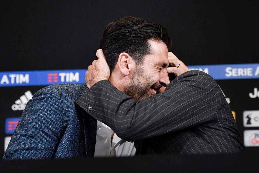 Buffon, addio alla Juve: “Questa è stata una famiglia da cui ho imparato tanto”. Il tweet del capitano bianconero preview
