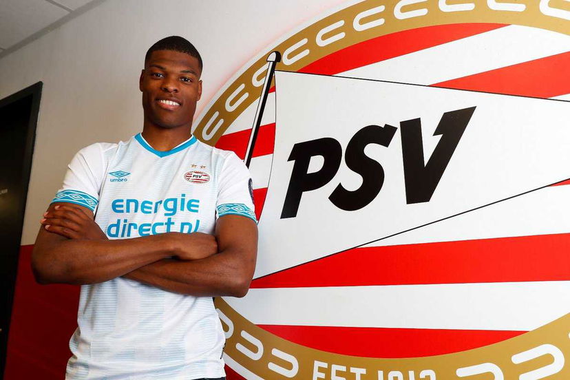Ufficiale: Psv Eindhoven, preso il difensore Dumfries dall’Heerenveen. Contratto fino al 2023 preview