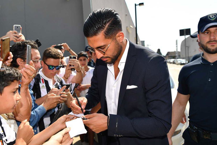 Bagno di folla al J-Medical per Emre Can. Foto e video preview