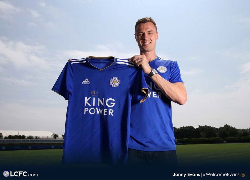 Ufficiale: Jonny Evans è il nuovo difensore del Leicester. Pagata la clausola preview