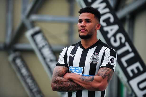 Everton, Marco Silva punta Lascelles del Newcastle per la difesa: pronta l’offerta article-post