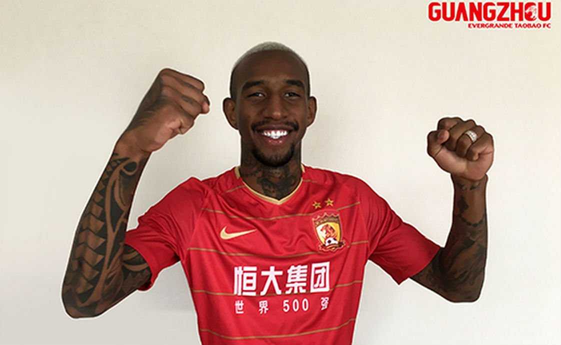 Talisca al Guangzhou Evergrande: la foto con la nuova maglia article-post