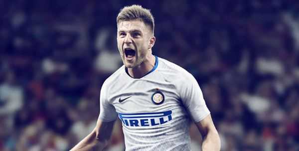 Inter, presentata la seconda maglia della prossima stagione: torna il Biscione preview