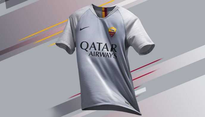 Roma, presentata la seconda maglia per la prossima stagione preview