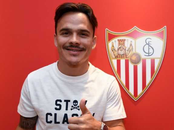 Ufficiale, Siviglia: raggiunto l’accordo con il centrocampista Mesa dello Swansea preview