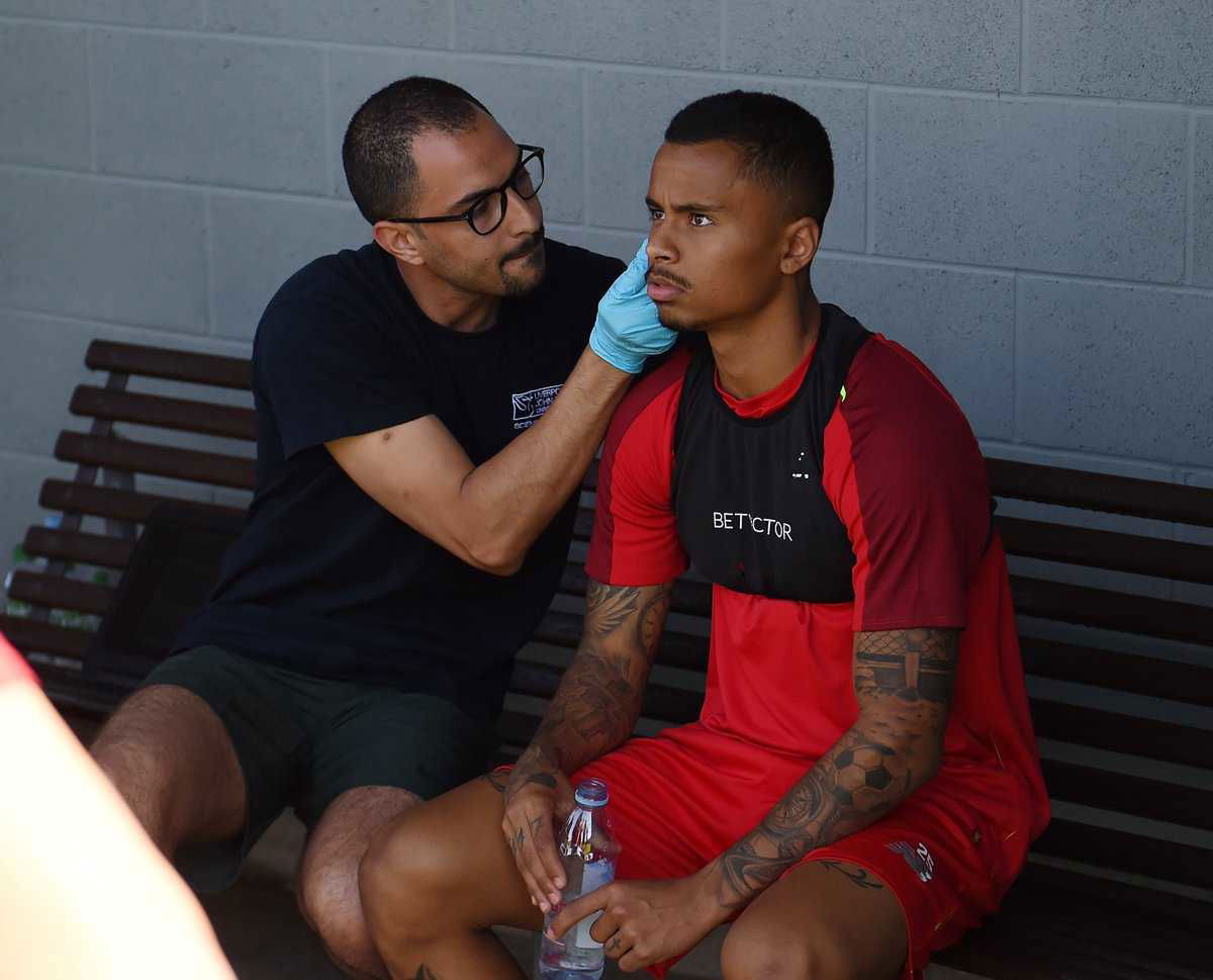 Ufficiale: Liverpool, Allan rinnova e vola in prestito all’Eintracht article-post