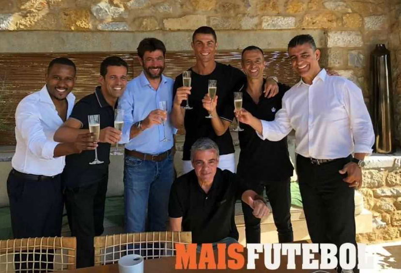 Cristiano Ronaldo-Juve, ecco il brindisi con Agnelli e Mendes. La foto preview