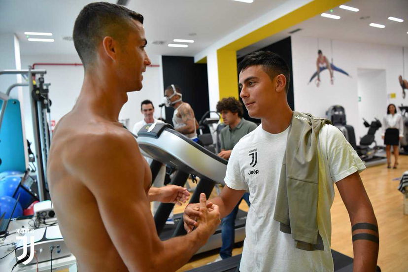 Juve, primo allenamento in bianconero per Ronaldo. Ecco foto e video preview