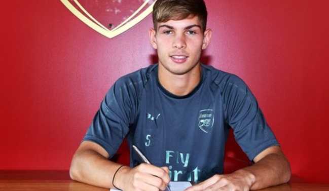 Emile Smith Rowe firma Arsenal sito ufficiale
