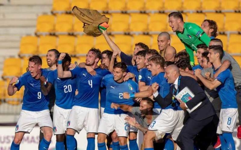 Italia Under 19 esultanza Foto vivoazzurro