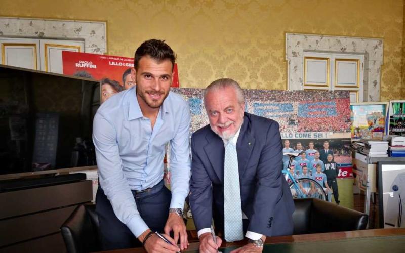 Karnezis Twitter De La