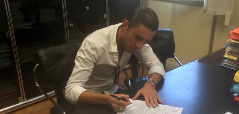 Tutto confermato: Carlo Martorelli al Ravenna. La foto della firma preview