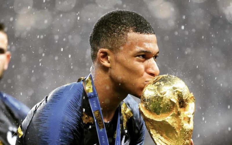 Mbappé Twitter personale