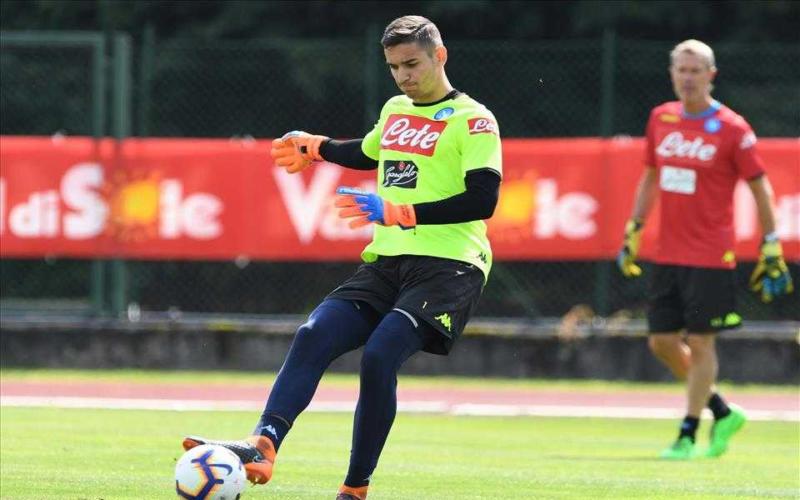 Meret ritiro Napoli Twitter