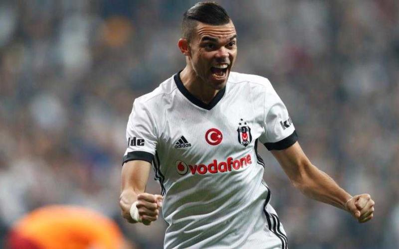 Pepe Besiktas Foto Bild