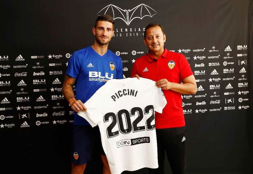 Valencia, presentato Piccini: “Onorato di essere qui, pronto per questa sfida” preview