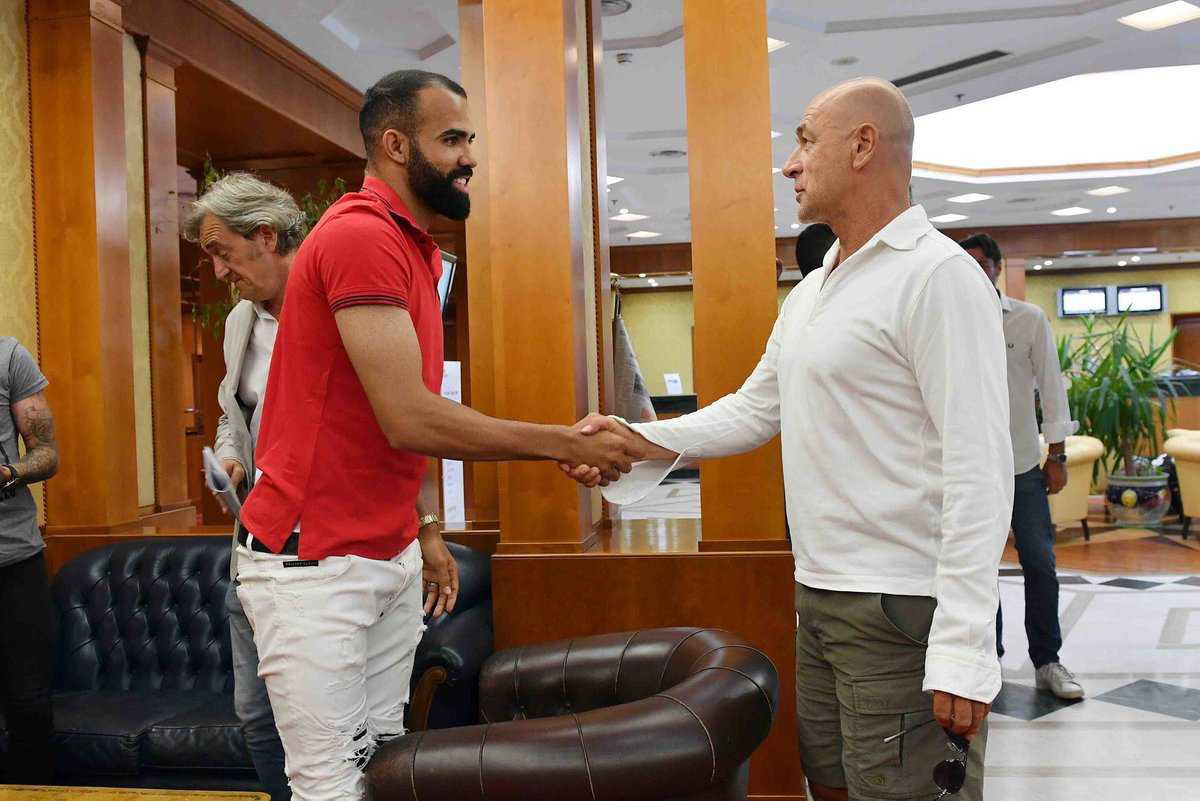 Genoa, problemi al ginocchio per Sandro. Il report article-post