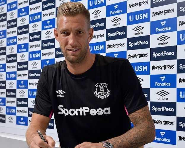 Stekelenburg firma rinnovo Everton Twitter