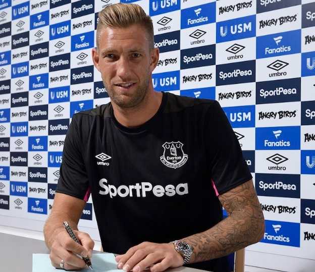 Dall’Inghilterra: il Real pensa a Stekelenburg per il dopo Navas preview