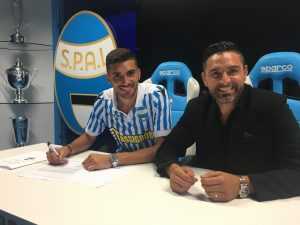 Spal, acquistato Valoti dal Verona. La foto della firma article-post