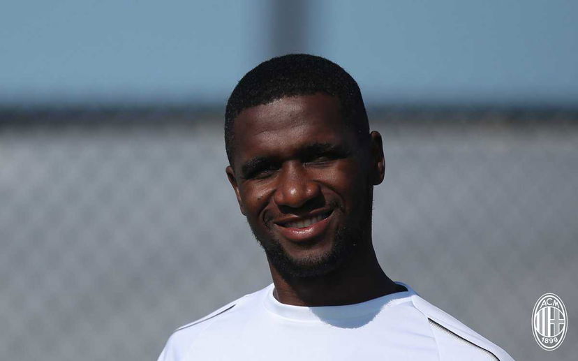 Zapata carica il Milan: “Dudelange? Sblocchiamola subito. Tra Cutrone e Higuain c’è grande intesa” preview