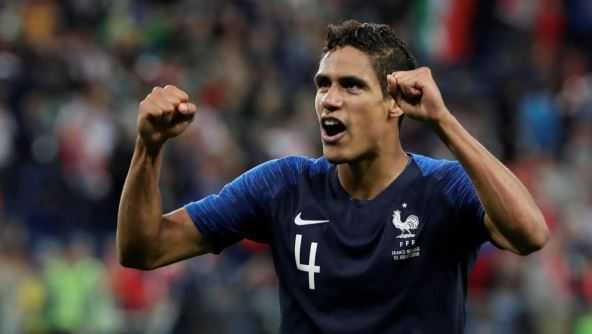 Varane: “Mi infastidisce essere paragonato a Sergio Ramos. Su Mbappé…” article-post