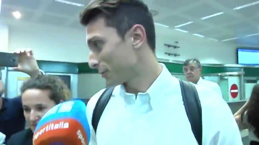 L’arrivo di Caldara a Malpensa preview