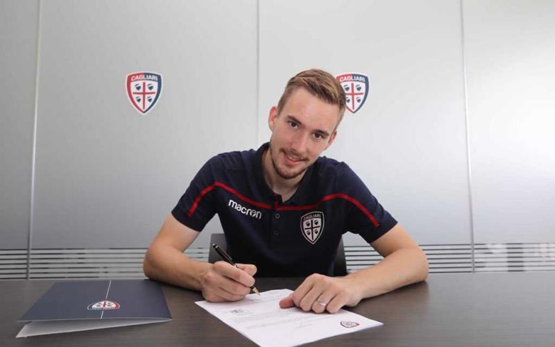 Bradaric firma Cagliari Twitter