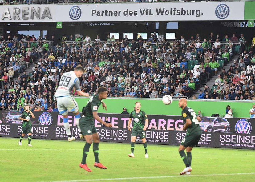 Napoli, Milik non basta: il Wolfsburg cala il tris. Doppietta di Mehmedi preview