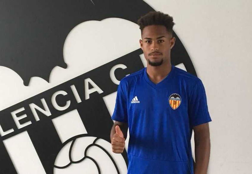 Ufficiale: Valencia, dalla Juve arriva il giovane attaccante Campos preview