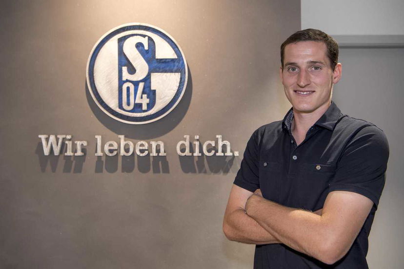 Ora è ufficiale: colpo Schalke, dal Bayern arriva Rudy. Contratto fino al 2022 preview