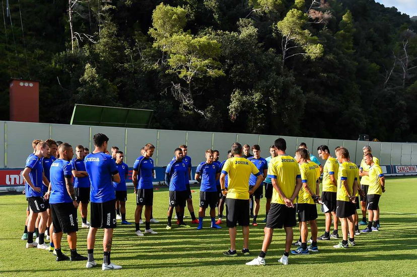 Samp, minuto di raccoglimento prima dell’allenamento. La foto preview