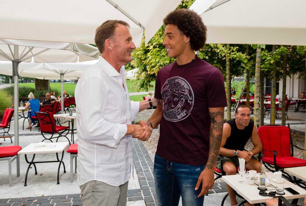 Ora è ufficiale: Witsel è un nuovo giocatore del Borussia Dortmund. Il comunicato article-post