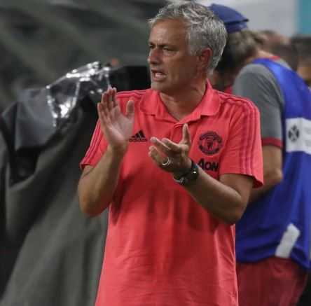 mourinho tw united