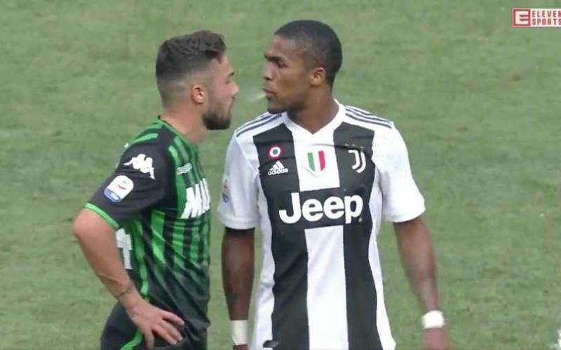 Douglas Costa Twitter Mirror