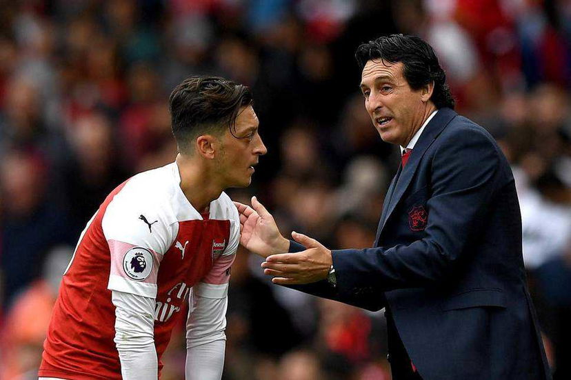 Arsenal, scoppia il caso Ozil. Emery: “Ecco perché è stato messo fuori rosa” preview