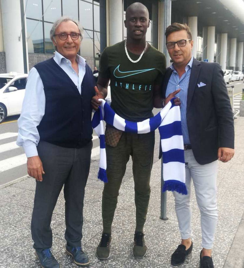 Colpo Folgore Caratese: Papa Waigo è sbarcato in Italia. Le foto preview