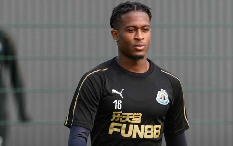 Rolando Aarons Twitter uff Newcastle