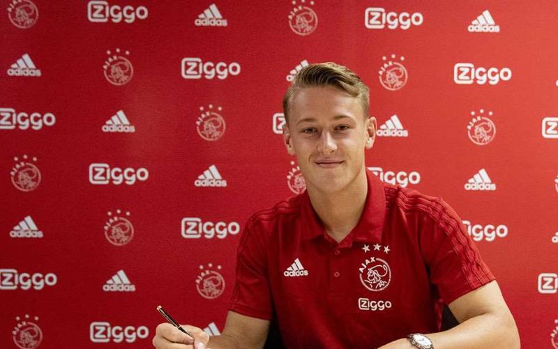 Sierhuis rinnovo Ajax Twitter