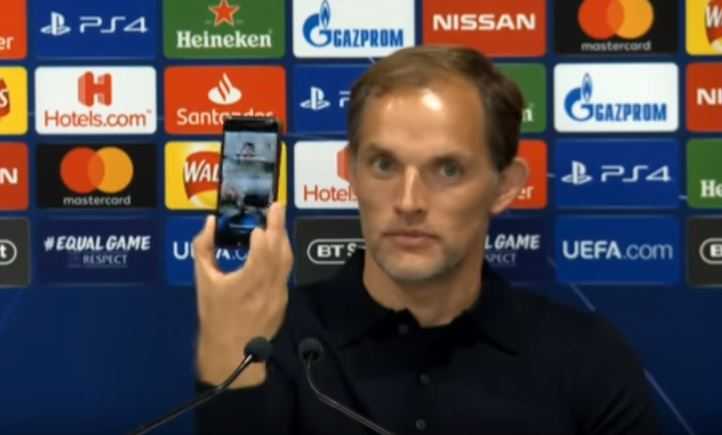 Tuchel, siparietto post Liverpool-Psg: in conferenza gli telefona… la mamma! Il video article-post