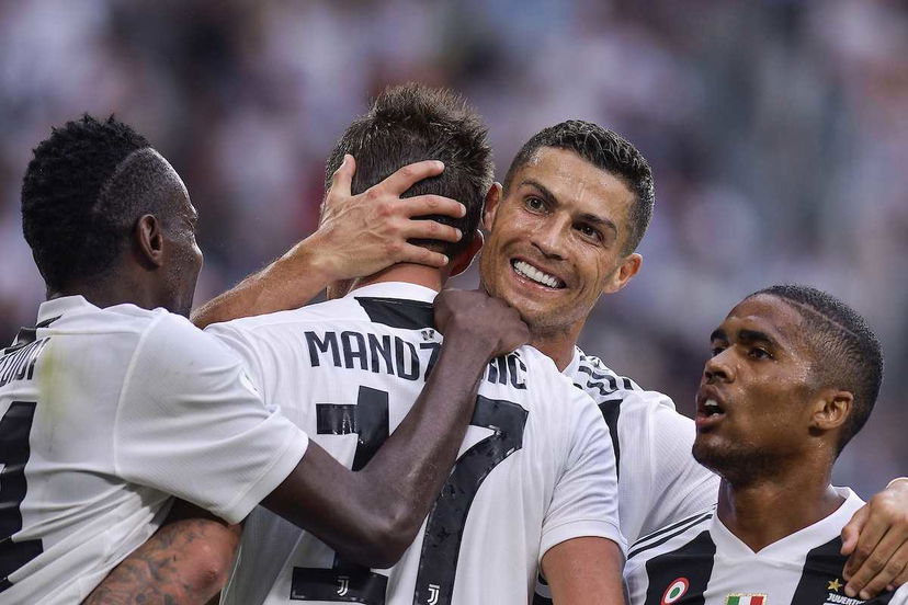Juve, squadra disturbata da 20 tifosi del Valencia nel cuore della notte preview