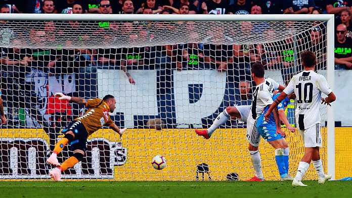 Doppio Mandzukic più Bonucci: la Juve ribalta il Napoli e va a “più 6” preview