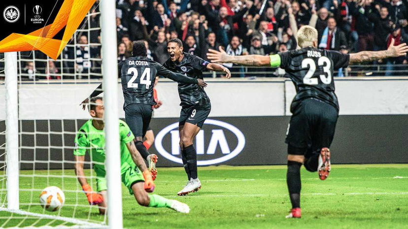 Lazio, notte fonda a Francoforte: l’Eintracht cala il poker, espulsi Basta e Correa preview