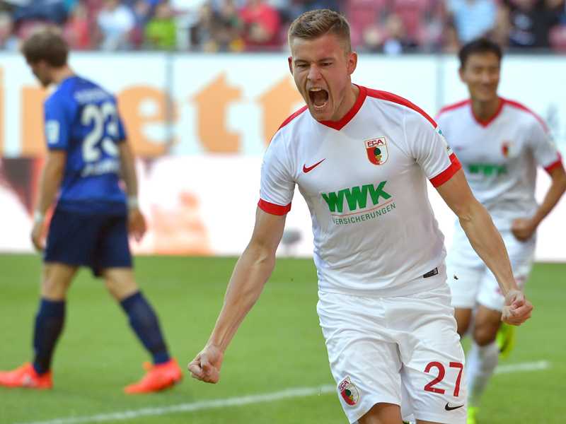 Ufficiale: Augsburg, c’è il rinnovo dell’islandese Finnbogason fino al 2022 preview