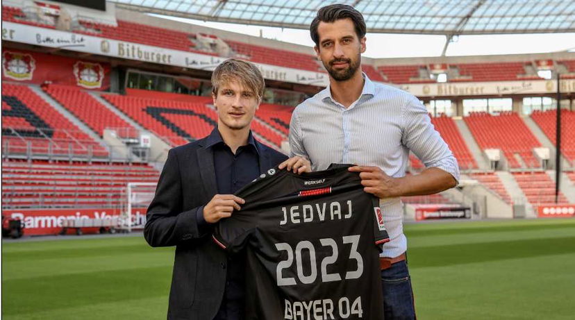 Ufficiale: Bayer Leverkusen, Jedvaj rinnova fino al 2023 preview