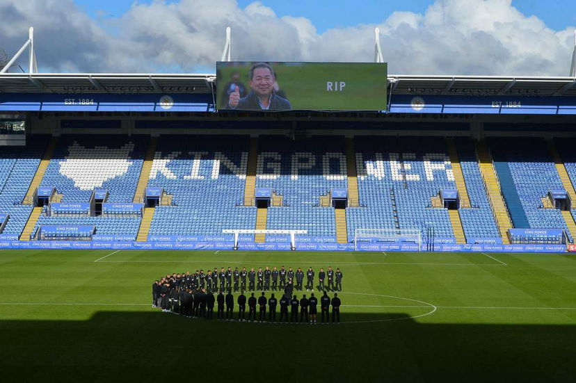 Leicester, la squadra abbraccia la famiglia di Srivaddhanaprabha. Video e foto preview