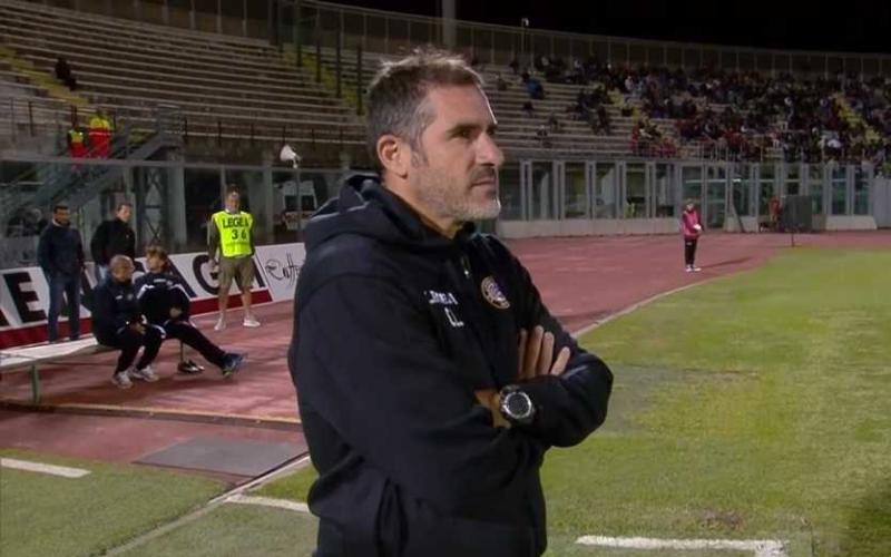 Lucarelli panchina Livorno Foto DAZN